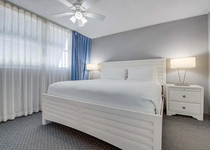 The Barbados -Bright Condo W Pool